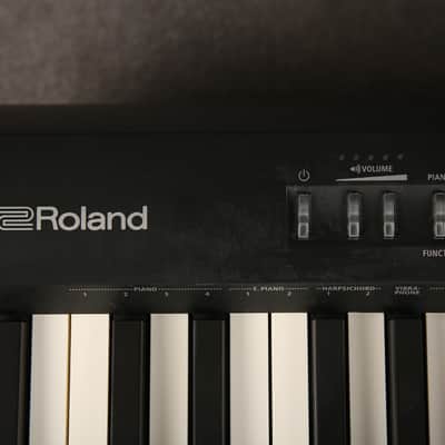 Roland FP-10 88 Key Digital Piano - Pedal - 2nd Hand image 7