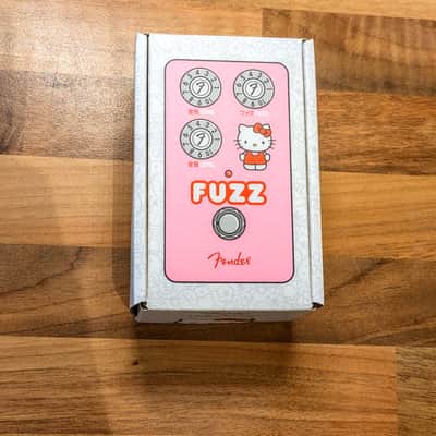 Fender Hello Kitty Fuzz Pink - Limited edition image 8