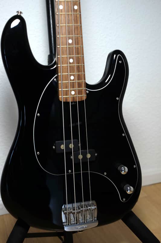 Ernie Ball Music Man Cutlass Bass 2016 - 2019 - Black