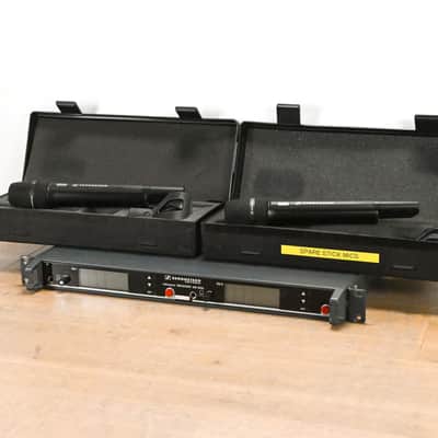 Sennheiser EM 3032-U Mikroport Receiver w/ two SKM5200 Mics 506-530 MHz CG012B7