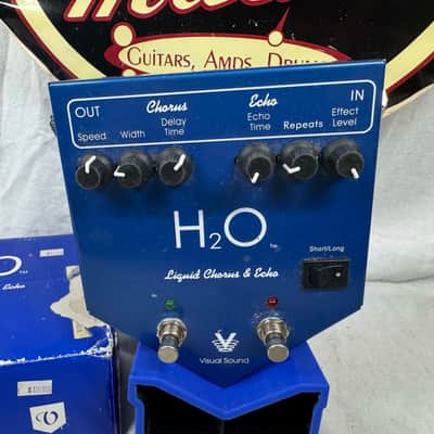 Visual Sound H2O v1 Liquid Chorus & Echo Delay Pedal with Box image 2