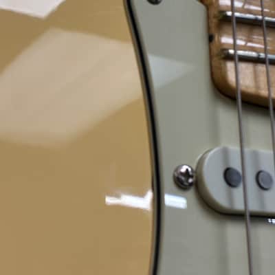 Fender Yngwie Malmsteen Artist Series Signature Stratocaster with Maple Fretboard 2006 - Vintage White image 8