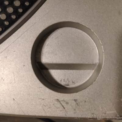 Technics 1200 mk2 1985 - Silver image 5