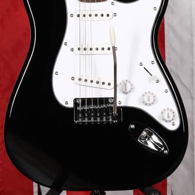 Squier Affinity Stratocaster Pack with Mustang Micro Amp - Black image 3
