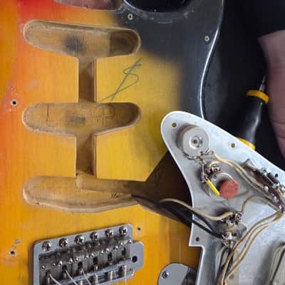 Fender STRATOCASTER SUNBURST 1965 image 23