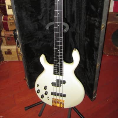 1985 Pedulla MVP Left Handed Fretless Bass image 2