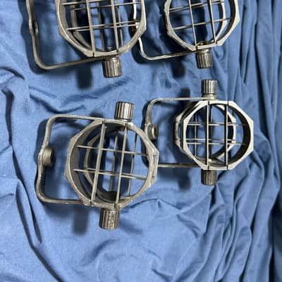 Lot of 4 x Audio-Technica AT8415 Universal Microphone Shock Mounts 2010s - Black image 1
