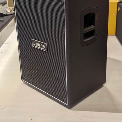 Laney Digbeth DBV212-4 500-Watt 2x12" Bass Speaker Cabinet - B-stock image 3