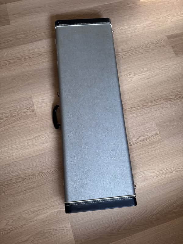 Fender Mustang - SilverFender Mustang G&G Limited Edition Hard Case - Solarium Silver image 1