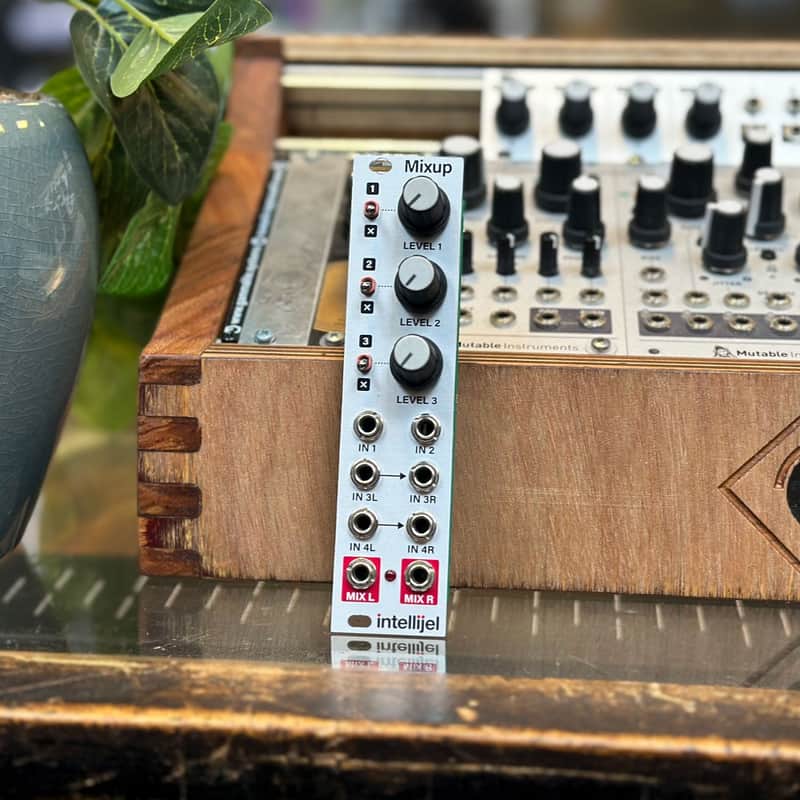 Intellijel Mixup Compact Mono/Stereo Chainable Eurorack Mixer image 1
