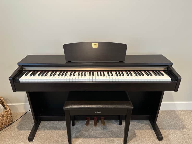 Yamaha Clavinova CLP 320 Rosewood image 1