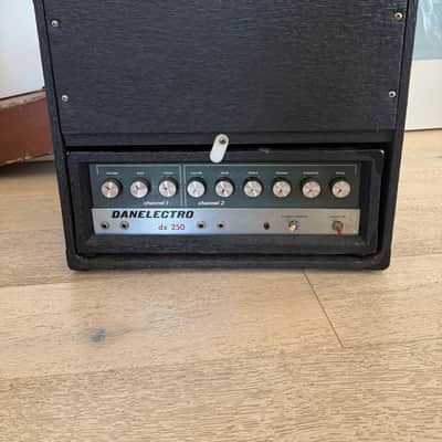 1968 Danelectro Dx 250 Guitar Amp Reverb Tremelo Piggy Back 12 Inch Speaker Original Tolex image 3