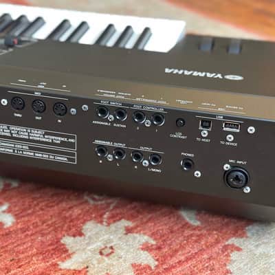 YAMAHA S70 XS - 76 Key Synthesizer Stage Piano image 8