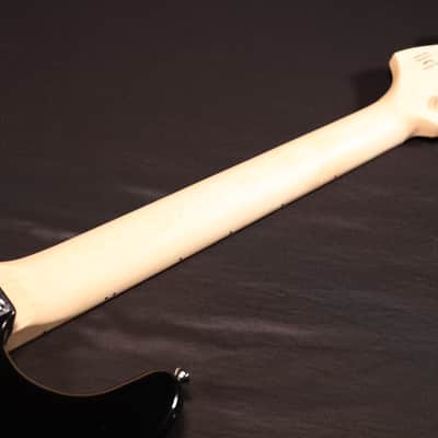 Squier Squier Sonic Stratocaster Maple Fingerboard White Pickguard Black 779 image 6