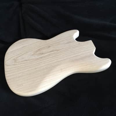 Mustang Bass Body 69 2 Piece Swamp Ash image 6