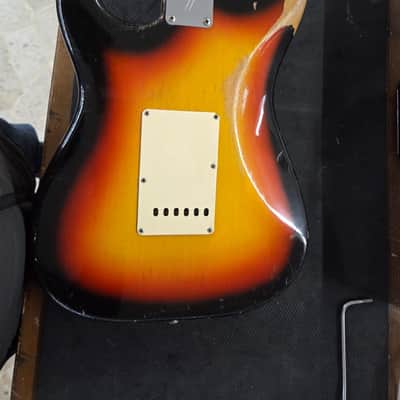 Fender STRATOCASTER SUNBURST 1965 image 13