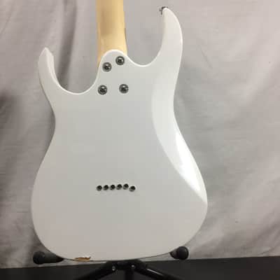 Ibanez GRGM21 WH White Gio Mikro Mini Electric Guitar image 5