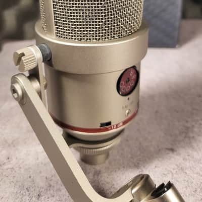 Neumann TLM 170R ni Large Diaphragm Multipattern Condenser Microphone with Original EA170 Shockmount image 2