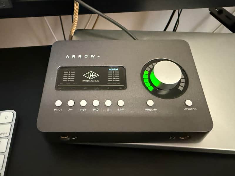 Universal Audio Arrow 2x4 Thunderbolt 3 Interface with Solo DSP Processor 2010s - Gray image 1