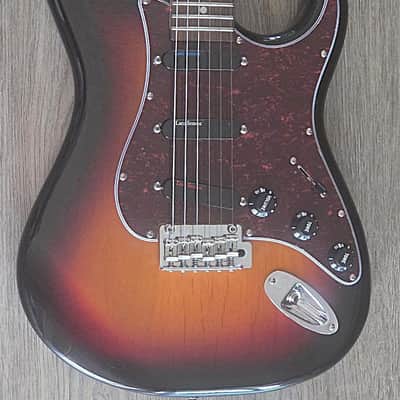 Tagima T-635 "S" Style w/Lace Sensor Pickups w/ Gtr Stand, Strap, Cable And Xtra Strings! image 2