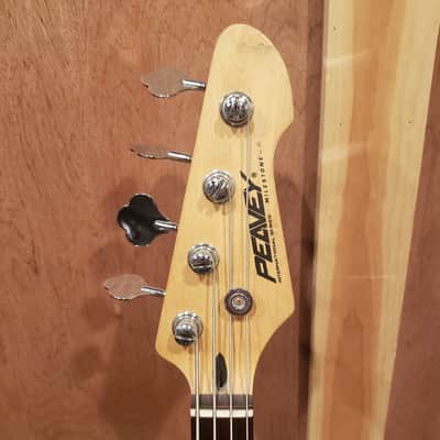 Peavey Milestone II Fretless Electric Bass image 4