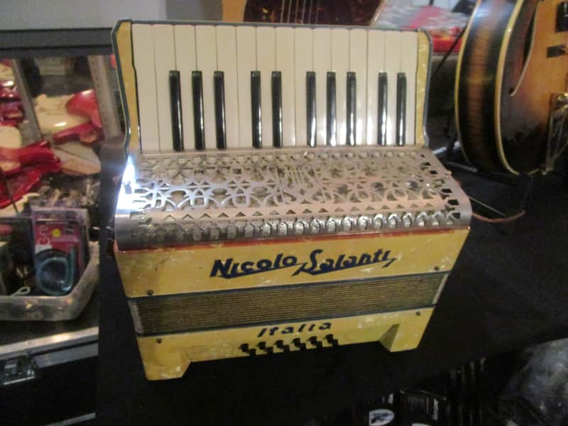 Nicolo Salanti Accordion 12 Bass 1930's RARE  Clean image 1