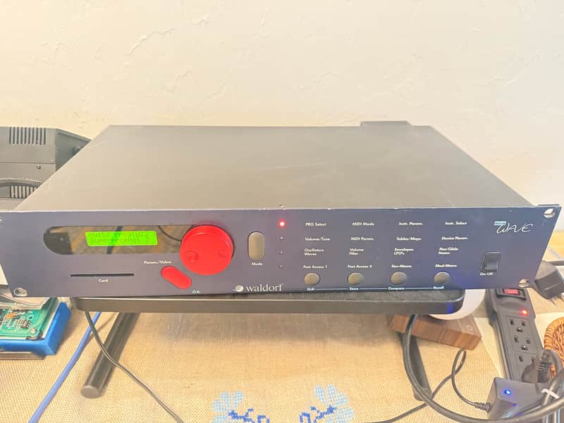 Waldorf Microwave Rackmount Wavetable Synthesizer 1989 - Blue image 1
