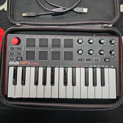 Akai MPK Mini MKII + Case image 4