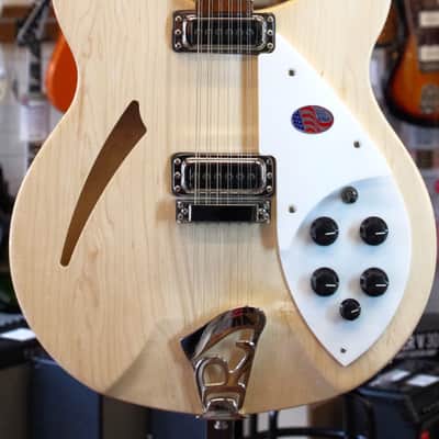 Rickenbacker 330/12, Mapleglo image 1