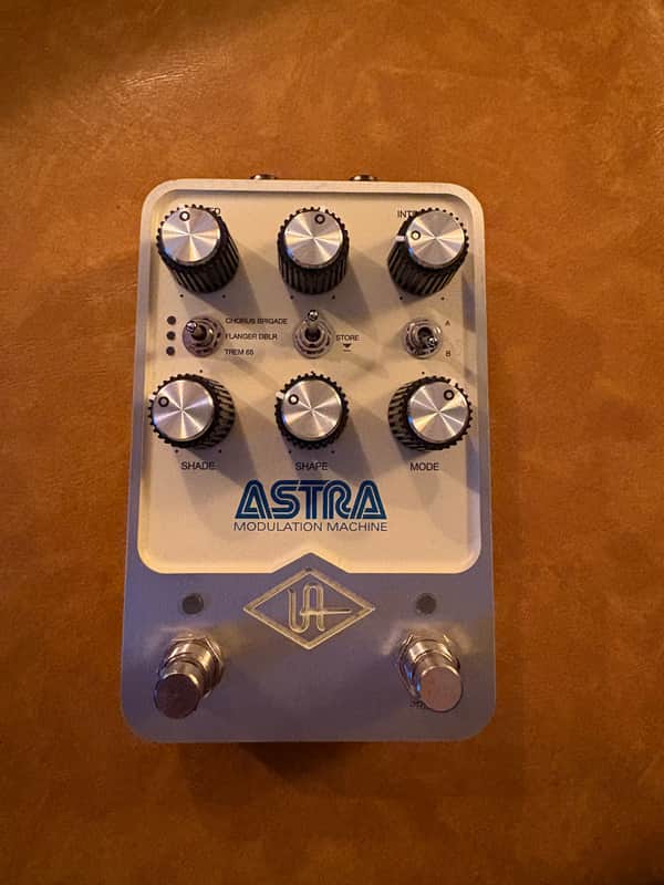 Universal Audio Astra Modulation Machine | Reverb Canada