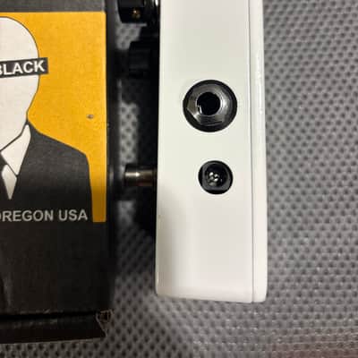 USED Mr. Black Analog Tremolo 2026 - White image 3