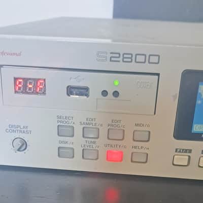 Akai S2800 MIDI Stereo Digital Sampler 1992 - White image 11