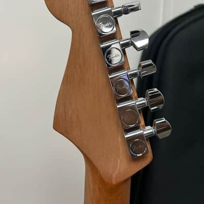 Fender Limited Edition American Acoustasonic Jazzmaster Acoustic Electric Guitar - Shell Pink image 5
