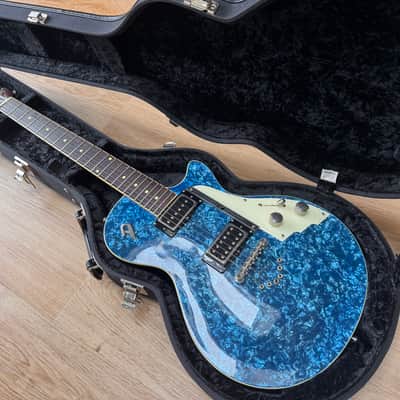 Duesenberg 49er Pearl Blue 2010 - Pearl Blue with custom case image 3