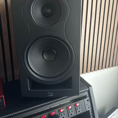 Kali Audio LP-8 V2 8-inch Powered Studio Monitor Pair with WS-6.2 Dual 6.5-inch Powered Subwoofer Bundle 2024 - Black image 3