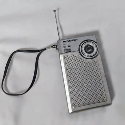 Vintage Sound Design AM FM Transistor Radio Model 2145 – B image 10