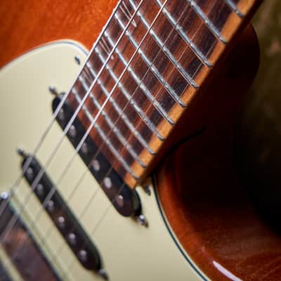 Mano Guitars "The Iconic" - Slightly Aged image 5
