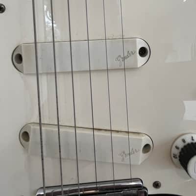 Fender Stratocaster Elite 1983 - Black and white image 5