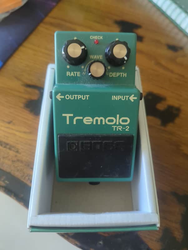 Boss TR-2 Tremolo (Silver Label) 1997 - Present - Green image 1