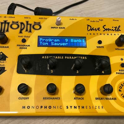 Dave Smith Instruments Mopho Desktop Monophonic Synthesizer 2008 - 2016 - Yellow