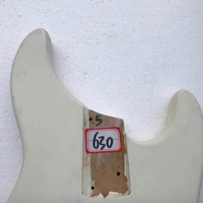 White Finished 4 String Bass Guitar Body image 3