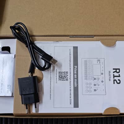 Zoom R12 Portable Multitrack Recorder 2022 - Present - Black image 5