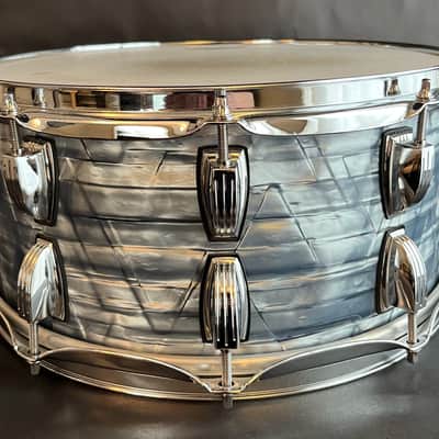 Ludwig Classic Maple snare drum 2012 - Sky Blue Pearl image 2