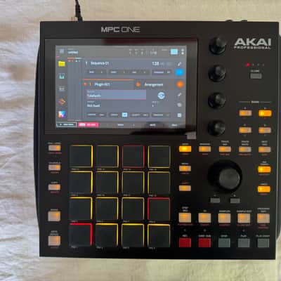 Akai MPC One Standalone MIDI Sequencer 2020 incl. Case image 2