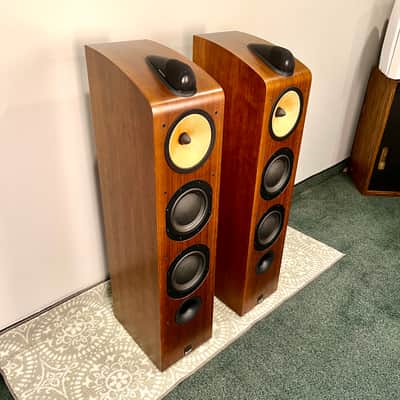 Bowers & Wilkins B&W 703 Speakers image 2