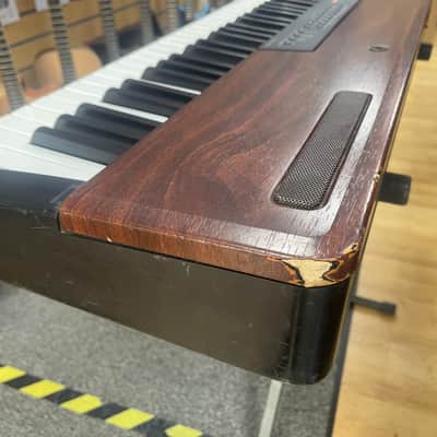 USED Yamaha P120 digital piano - weighted keys, touch responsive image 9