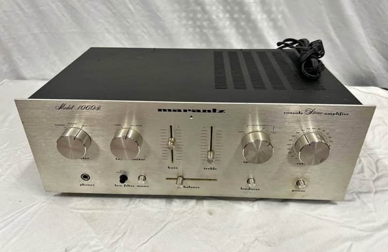 Marantz 1072 stereo amplifier - Excellent Condition image 1