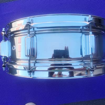 Rogers PowerTone 5x14" 8-Lug Brass Snare Drum with "Beavertail" Lugs 1963 - 1973 - Chrome image 7