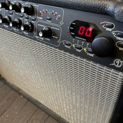 Fender Cyber-Deluxe 65-Watt 1x12" Modeling Guitar Combo 2002 - 2005 - Black image 2