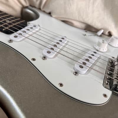Fender Stratocaster 2016 - Silver (Silver Sky) DIY build image 8